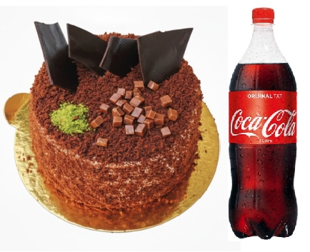 4-6 Kişilik Pratik İkram - Çikolatalı Yaş Pasta ve İçecek